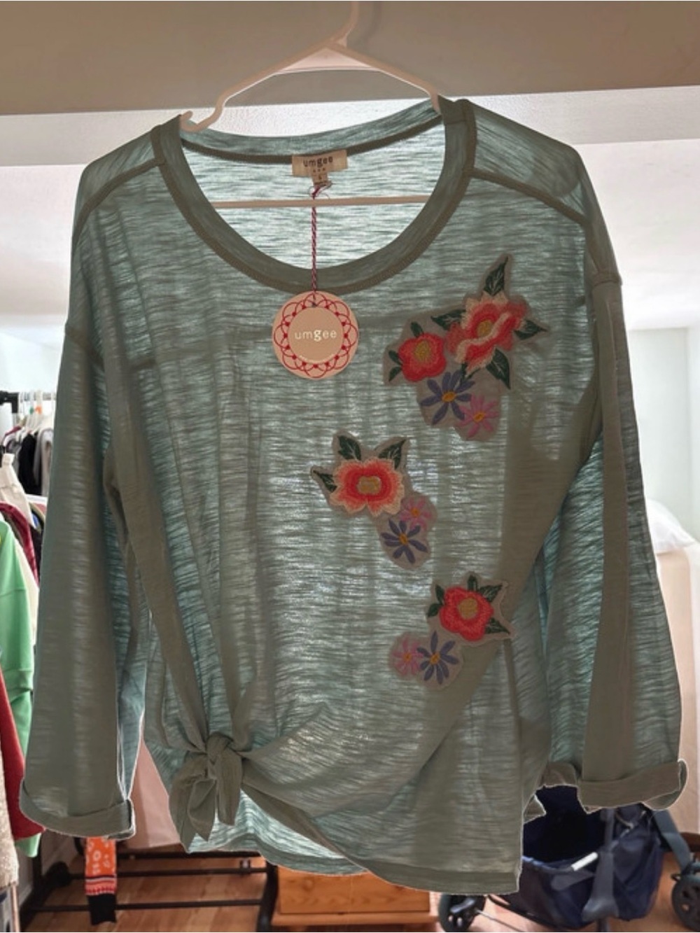 Umgee Sage Green Floral Embroidered Long-Sleeve Top sz sm nwt